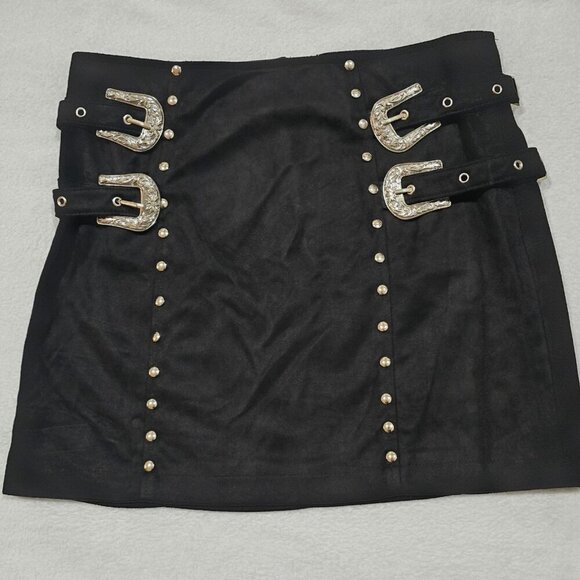 Forever 21 ✦ Black Vegan Suede Mini Skirt ✦ Silver Western Buckles Rivet Details - Picture 3 of 10